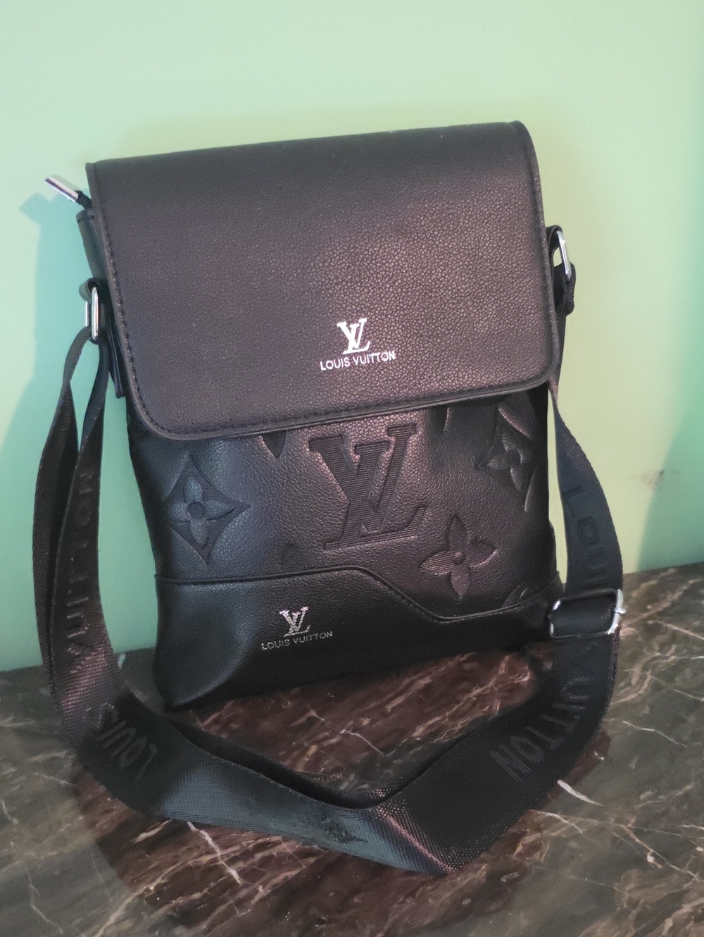 🚨 New Fashion Black Embossed Monogram Messenger Bag